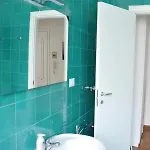 Appartamento Rosso Magenta - Luminoso Loft In Centro E A Due Passi Dalla Stazione *