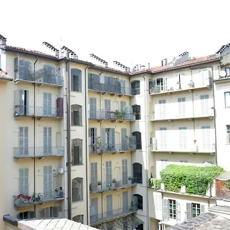 Rosso Magenta - Luminoso Loft In Centro E A Due Passi Dalla Stazione Appartamento