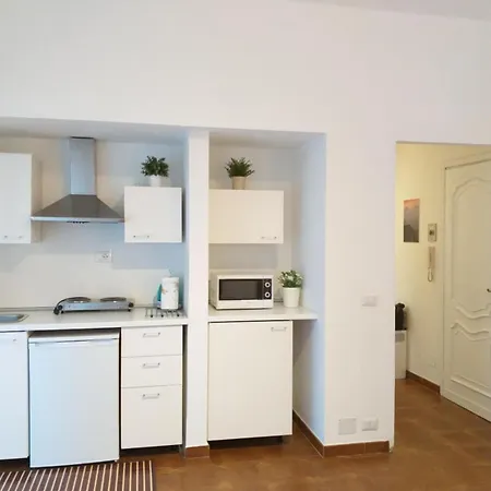 Rosso Magenta - Luminoso Loft In Centro E A Due Passi Dalla Stazione Appartamento *