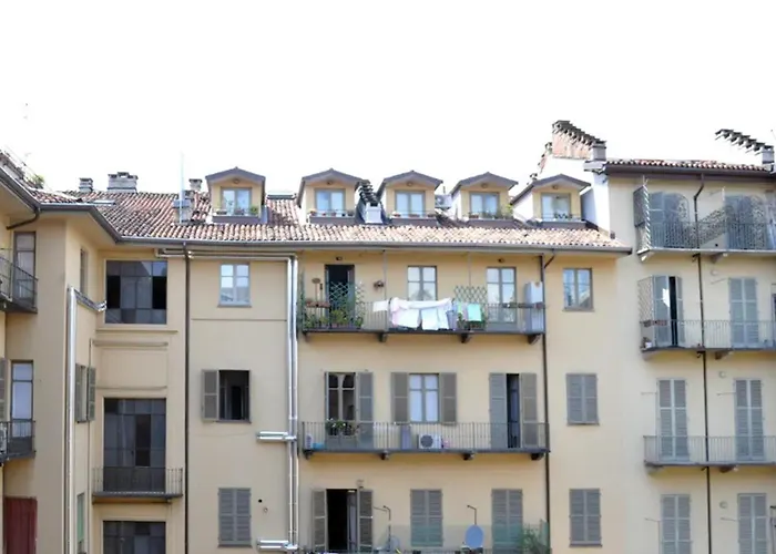 Rosso Magenta - Luminoso Loft In Centro E A Due Passi Dalla Stazione Lägenhet Turin