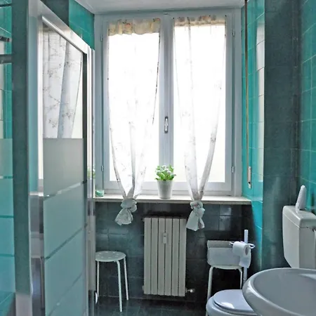 Rosso Magenta Daire Torino