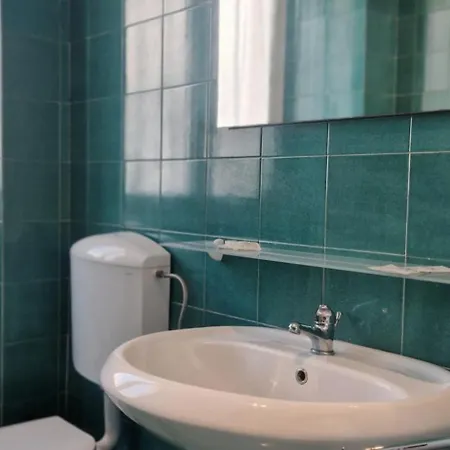 Rosso Magenta - Luminoso Loft In Centro E A Due Passi Dalla Stazione Τορίνο