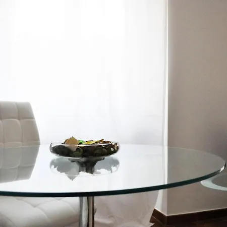 Apartamento Rosso Magenta - Luminoso Loft In Centro E A Due Passi Dalla Stazione Turín